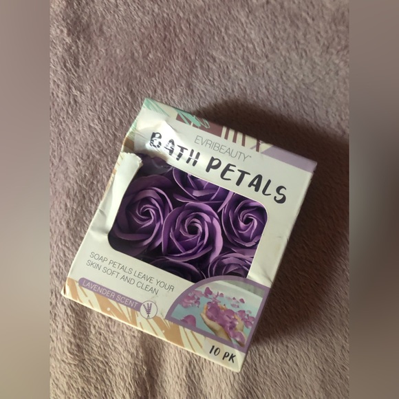 Brand new in box bath soap petals lavender rose - Picture 6 of 6